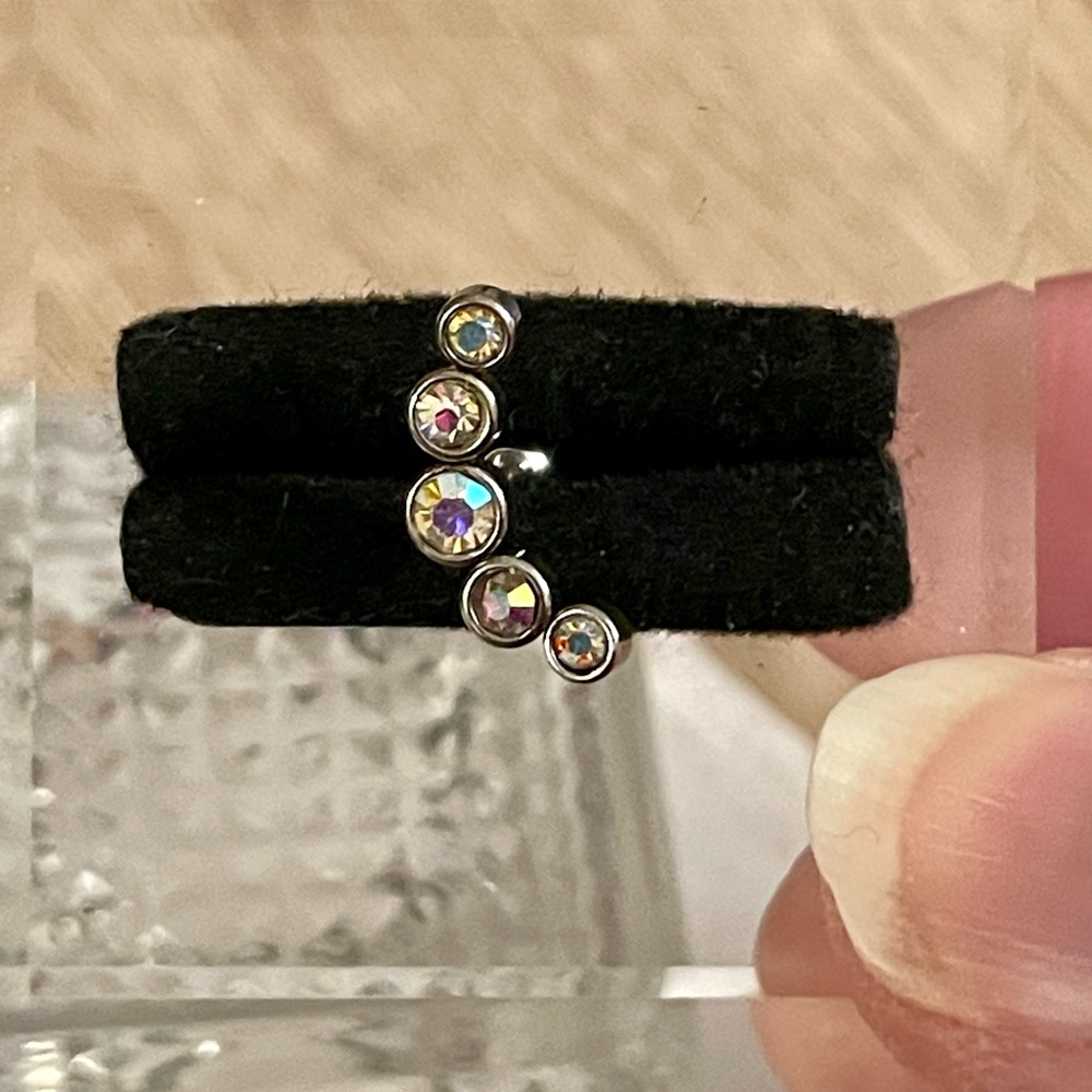 1Pc Iridescent CZ 16g- Surgical Stainless Cartilage/ Helix/Tragus Stud NWT - Picture 2 of 13